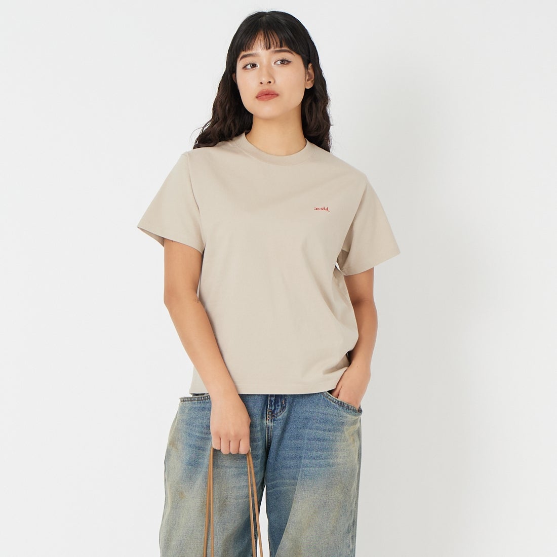X-girl [エックスガール] フェイスロゴショートTシャツ [105261011007] BEIGE &&モデル身長：162cm 着用サイズ：M&&