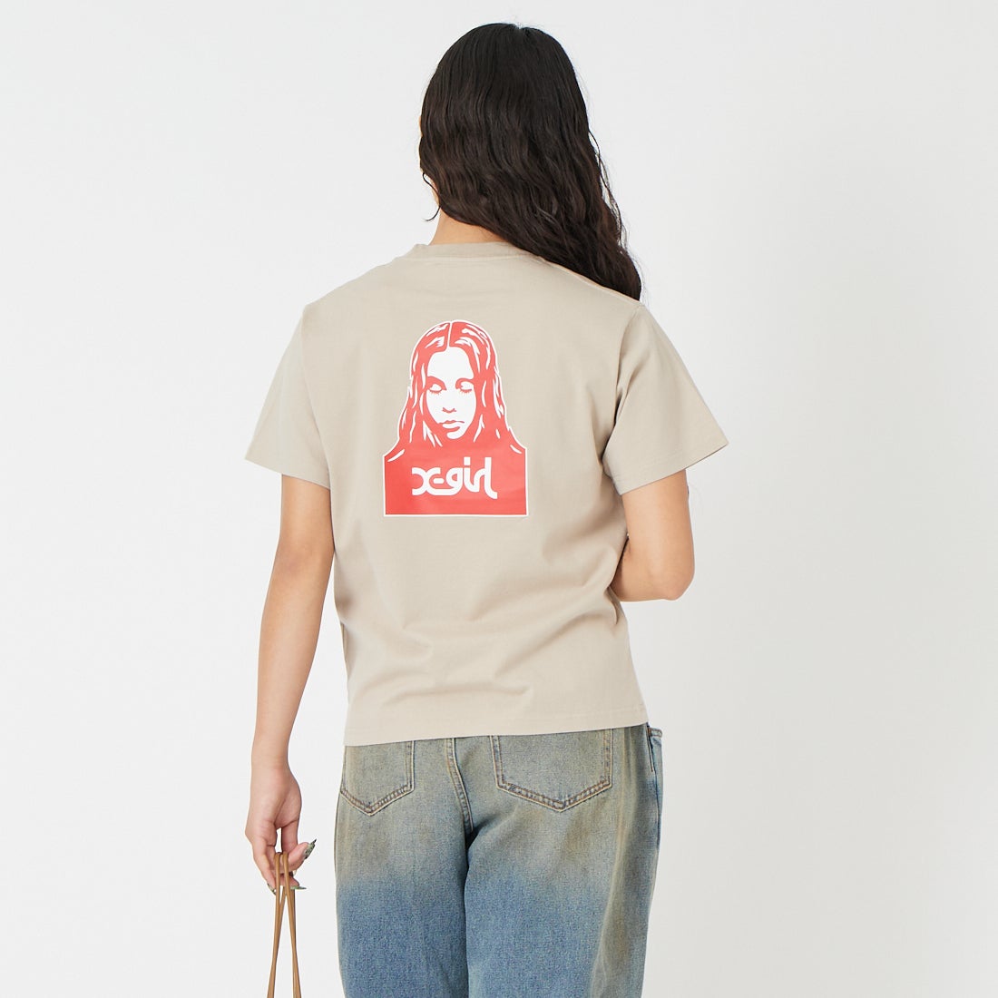 X-girl [エックスガール] フェイスロゴショートTシャツ [105261011007] BEIGE &&モデル身長：162cm 着用サイズ：M&&
