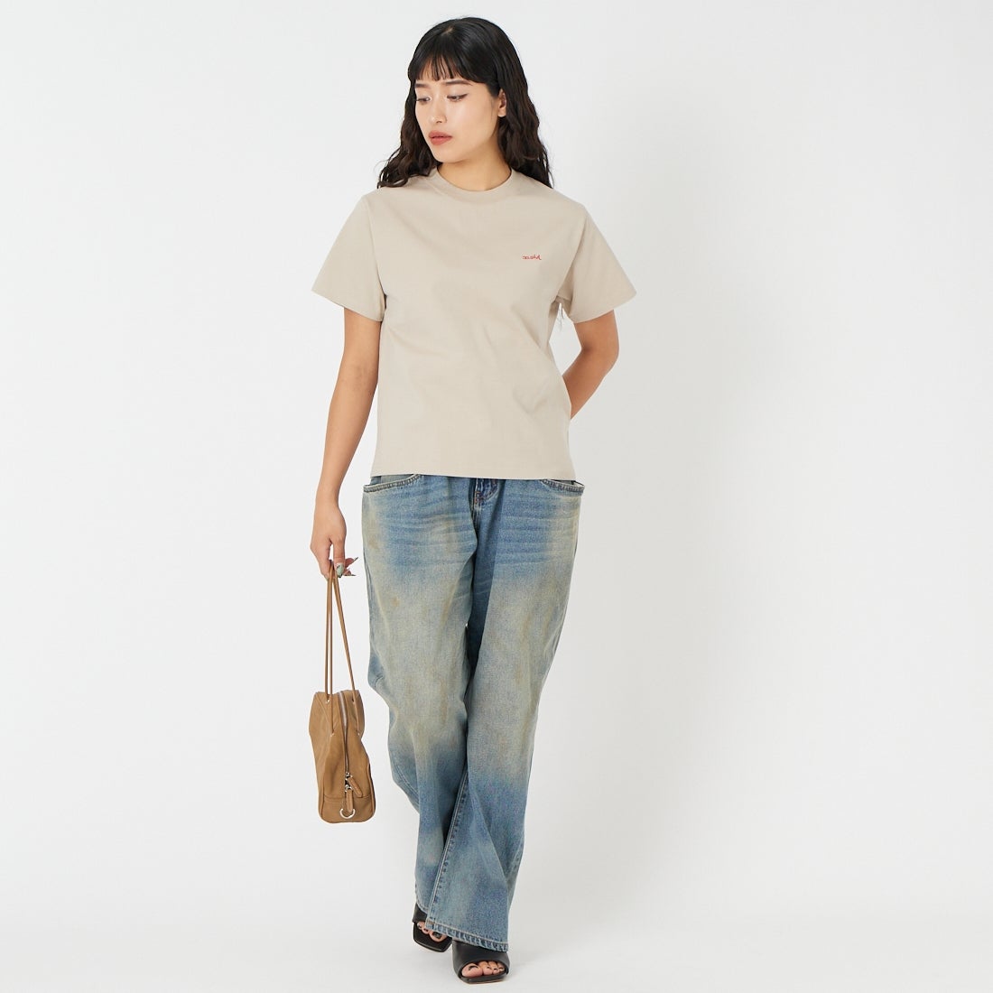 X-girl [エックスガール] フェイスロゴショートTシャツ [105261011007] BEIGE &&モデル身長：162cm 着用サイズ：M&&