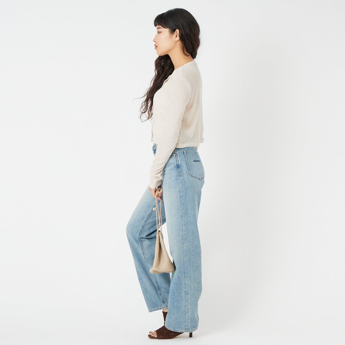 YANUK [ヤヌーク] ストレートデニム GINA [57162032] TVS &&モデル身長：162cm 着用サイズ：22&&