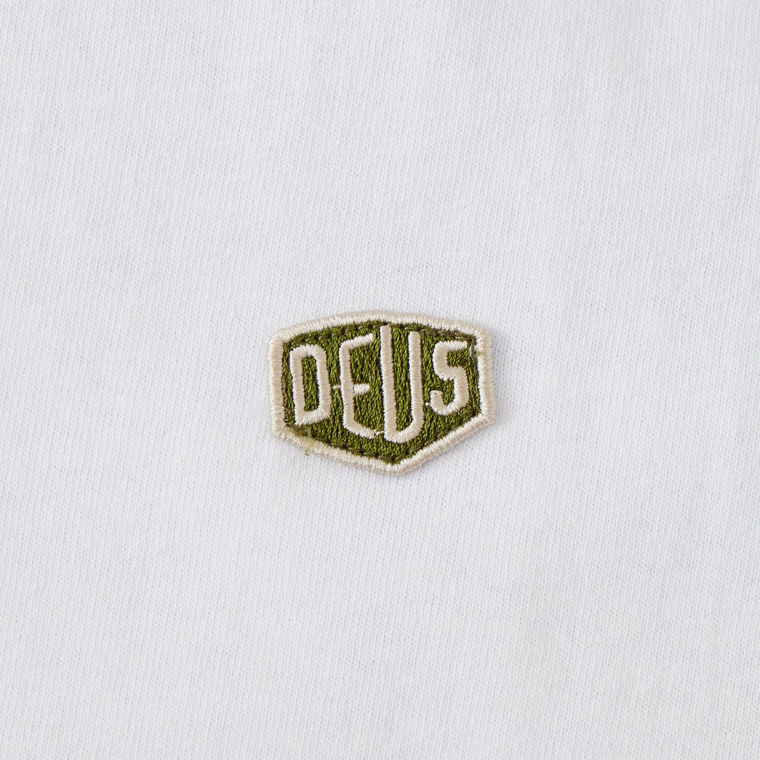 DEUS EX MACHINA [デウス エクス マキナ] SHIELD スタンダードTシャツ [D261MTS189] WHITE