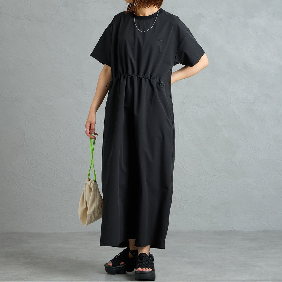 BLACK&&モデル身長：159cm 着用サイズ：F&&