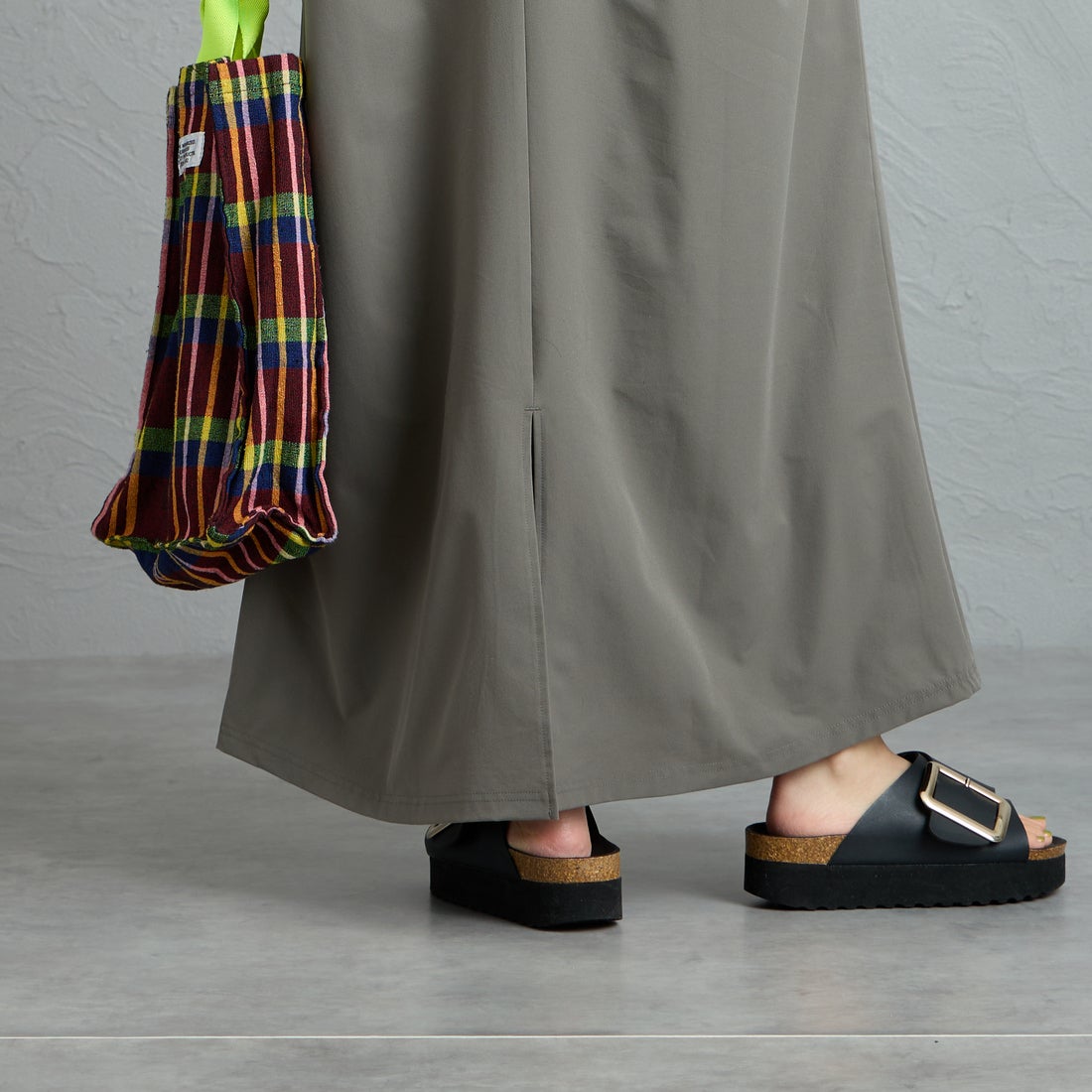 MIZUNO [ミズノ] 別注 4WAYストレッチ ギャザーデザインワンピース [D2JCDW01-JF] CHARCOAL &&モデル身長：158cm 着用サイズ：F&&