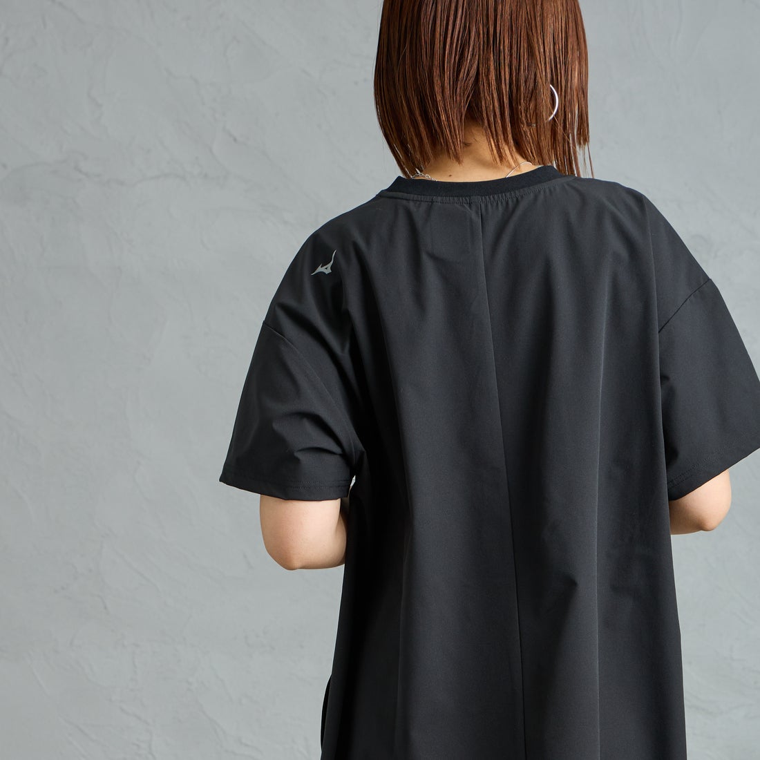 MIZUNO [ミズノ] 別注 4WAYストレッチ ギャザーデザインワンピース [D2JCDW01-JF] BLACK &&モデル身長：159cm 着用サイズ：F&&