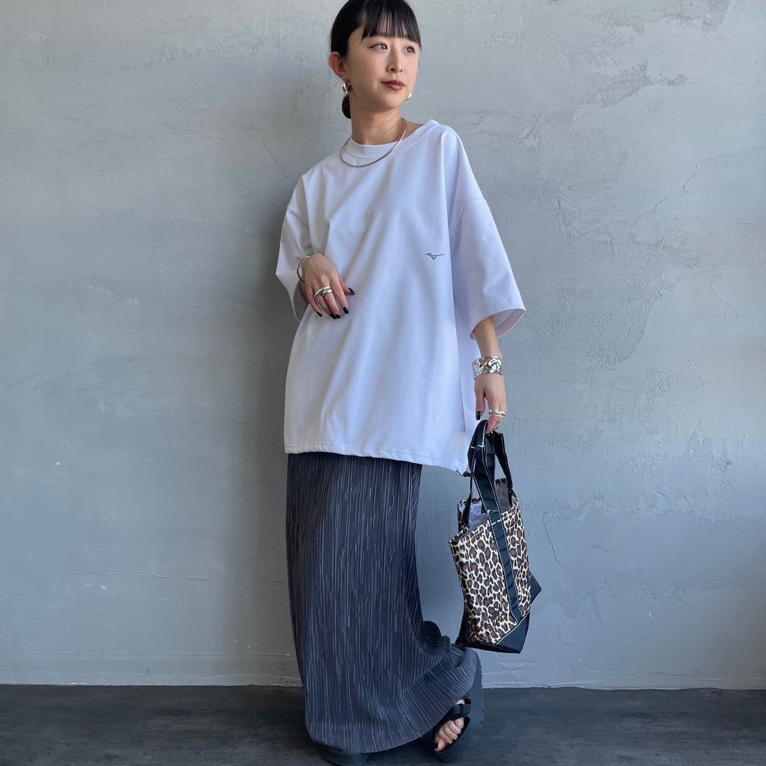 MIZUNO [ミズノ] 別注 ドローコード付き バックプリントTシャツ [D2JADW01-JF] WHITE &&モデル身長：150cm 着用サイズ：S&&