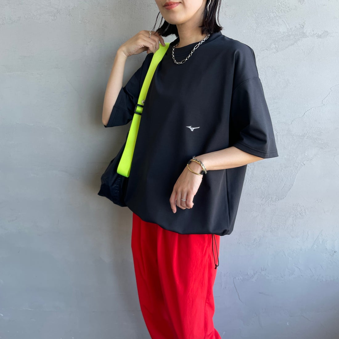 MIZUNO [ミズノ] 別注 ドローコード付き バックプリントTシャツ [D2JADW01-JF] BLACK &&モデル身長：160cm 着用サイズ：S&&