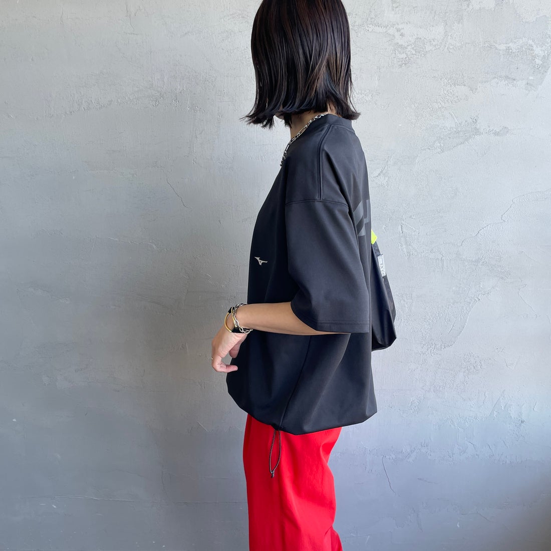 MIZUNO [ミズノ] 別注 ドローコード付き バックプリントTシャツ [D2JADW01-JF] BLACK &&モデル身長：160cm 着用サイズ：S&&