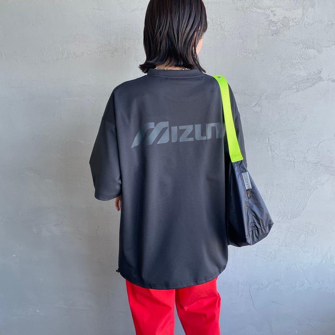 MIZUNO [ミズノ] 別注 ドローコード付き バックプリントTシャツ [D2JADW01-JF] BLACK &&モデル身長：160cm 着用サイズ：S&&