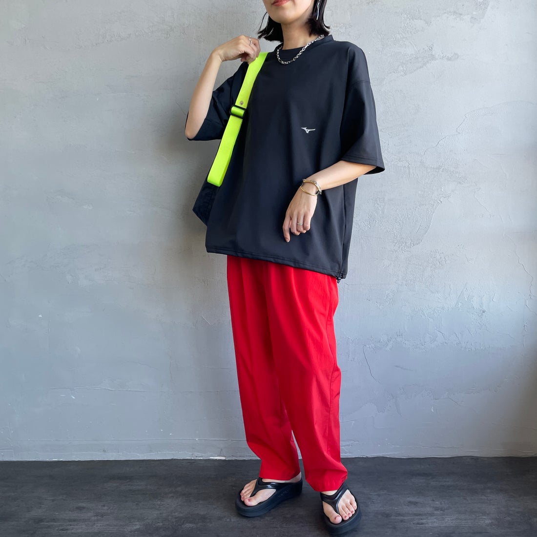 MIZUNO [ミズノ] 別注 ドローコード付き バックプリントTシャツ [D2JADW01-JF] BLACK &&モデル身長：160cm 着用サイズ：S&&