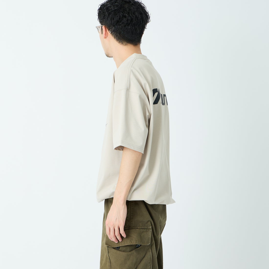 MIZUNO [ミズノ] 別注 ドローコード付き バックプリントTシャツ [D2JADW01-JF] GREIGE &&モデル身長：168cm 着用サイズ：L&&