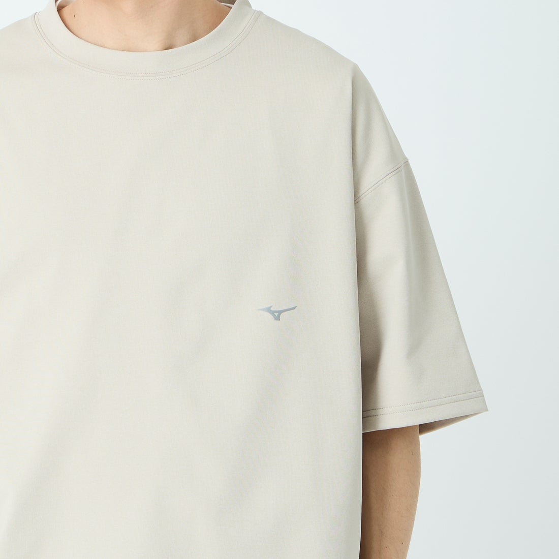 MIZUNO [ミズノ] 別注 ドローコード付き バックプリントTシャツ [D2JADW01-JF] GREIGE &&モデル身長：168cm 着用サイズ：L&&