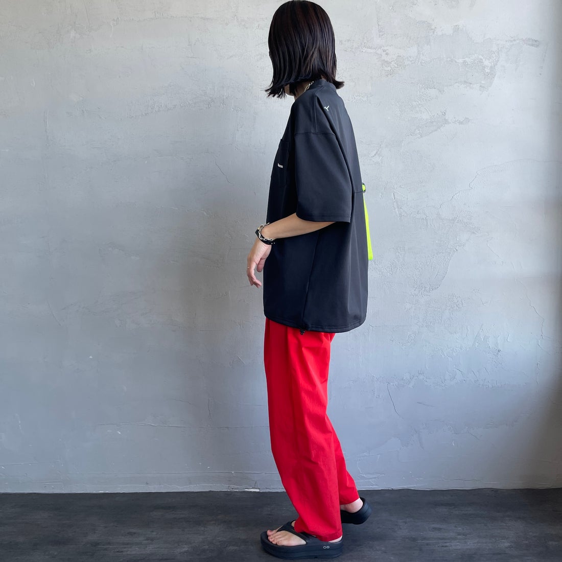 MIZUNO [ミズノ] 別注 ポケット付き ワンポイントロゴ刺繍Tシャツ [D2JADW03-JF] BLACK &&モデル身長：160cm 着用サイズ：S&&