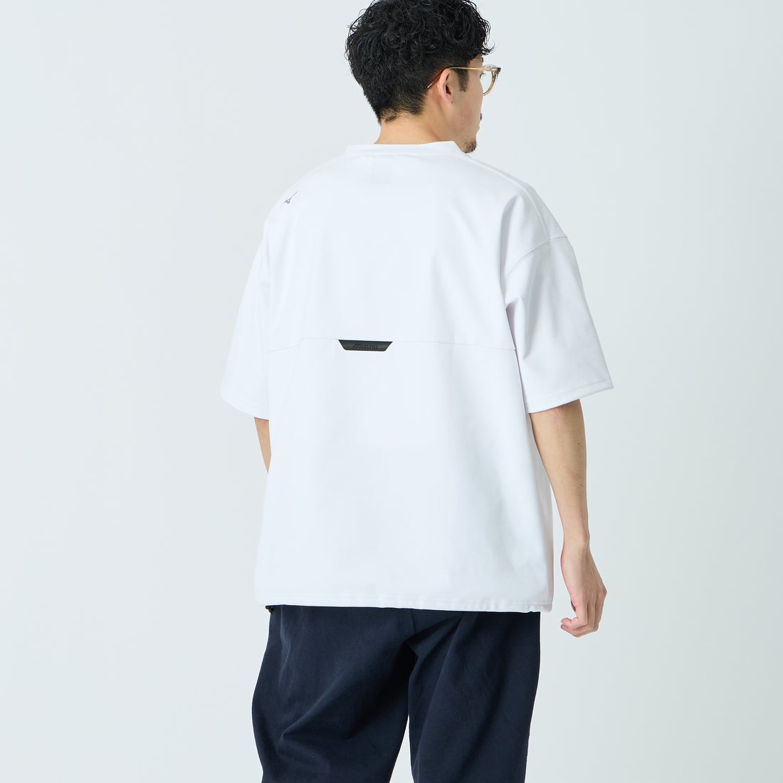 MIZUNO [ミズノ] 別注 ポケット付き ワンポイントロゴ刺繍Tシャツ [D2JADW03-JF] WHITE &&モデル身長：168cm 着用サイズ：L&&