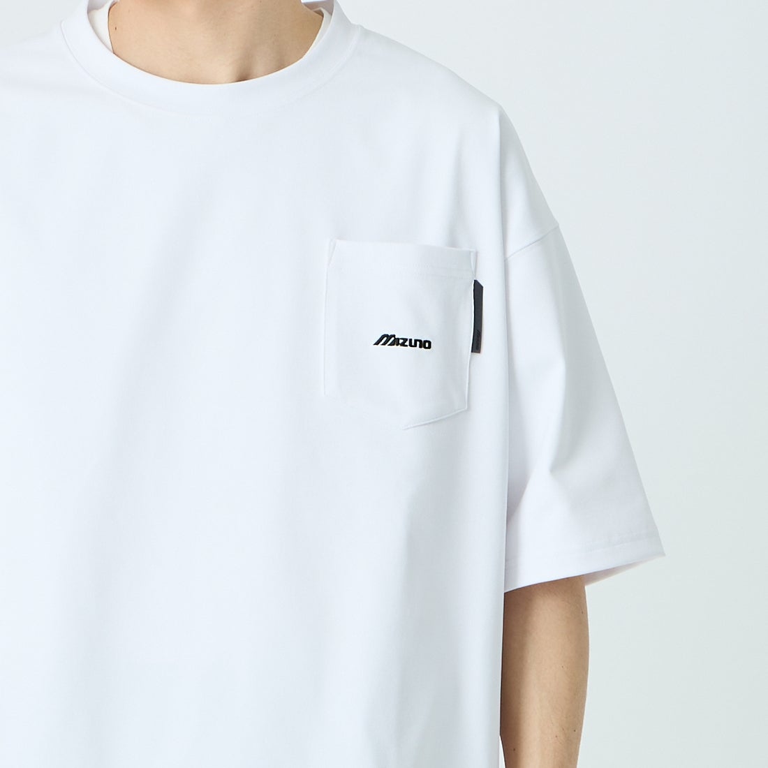 MIZUNO [ミズノ] 別注 ポケット付き ワンポイントロゴ刺繍Tシャツ [D2JADW03-JF] WHITE
