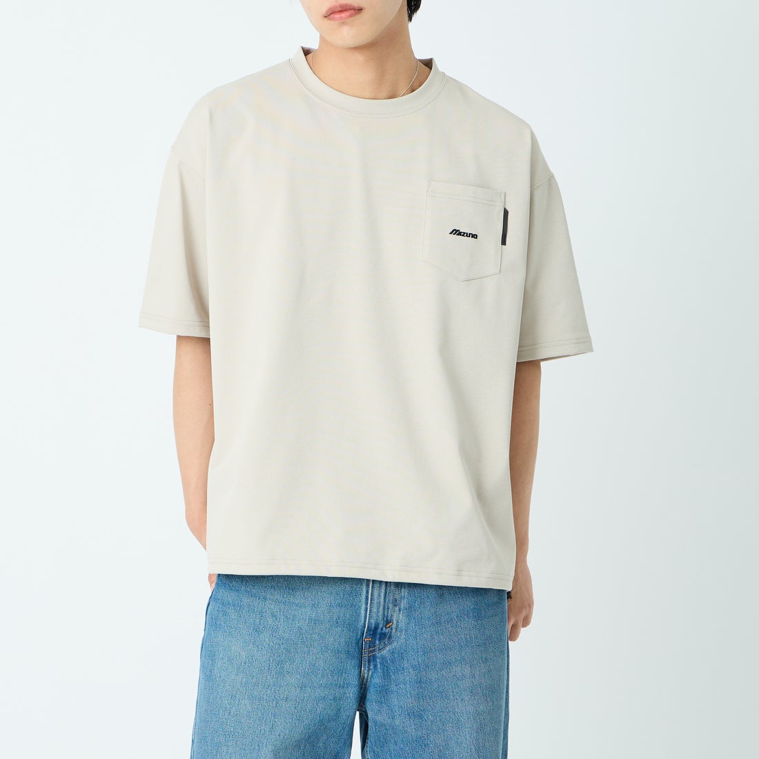 MIZUNO [ミズノ] 別注 ポケット付き ワンポイントロゴ刺繍Tシャツ [D2JADW03-JF] GREIGE &&モデル身長：179cm 着用サイズ：L&&