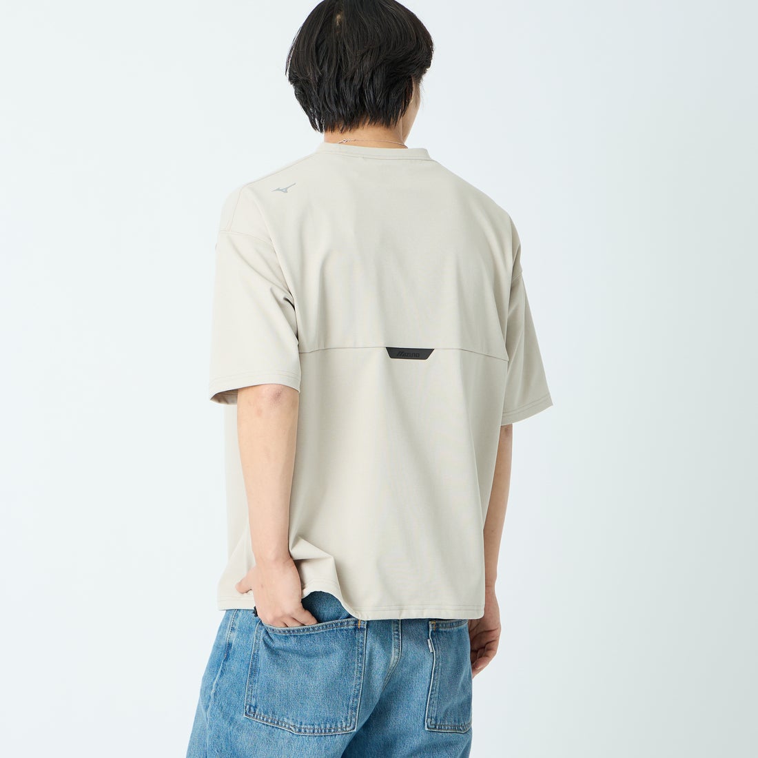 MIZUNO [ミズノ] 別注 ポケット付き ワンポイントロゴ刺繍Tシャツ [D2JADW03-JF] GREIGE &&モデル身長：179cm 着用サイズ：L&&