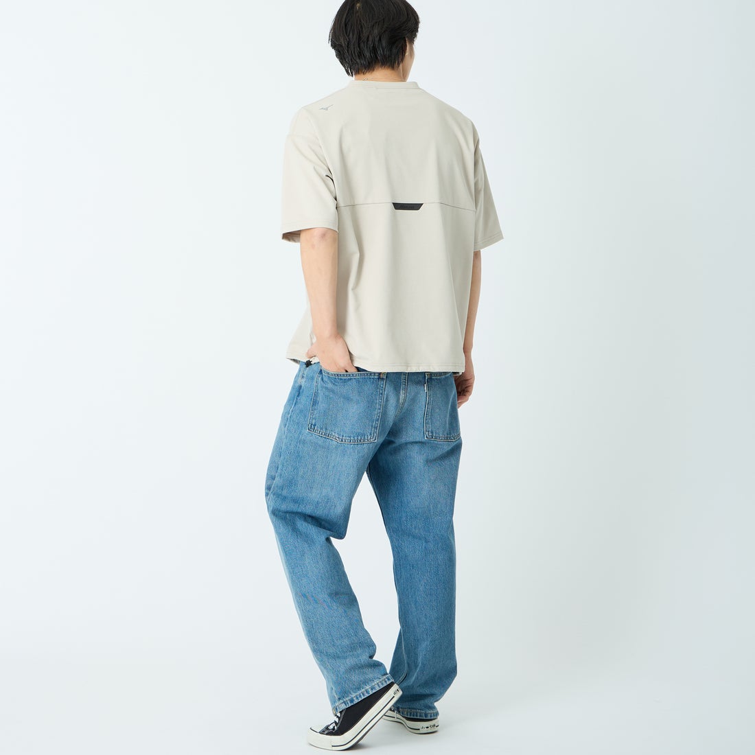 MIZUNO [ミズノ] 別注 ポケット付き ワンポイントロゴ刺繍Tシャツ [D2JADW03-JF] GREIGE &&モデル身長：179cm 着用サイズ：L&&