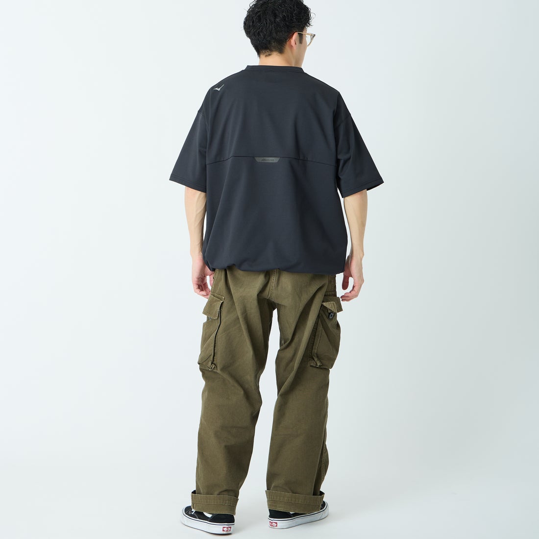 MIZUNO [ミズノ] 別注 ポケット付き ワンポイントロゴ刺繍Tシャツ [D2JADW03-JF] BLACK &&モデル身長：168cm 着用サイズ：L&&