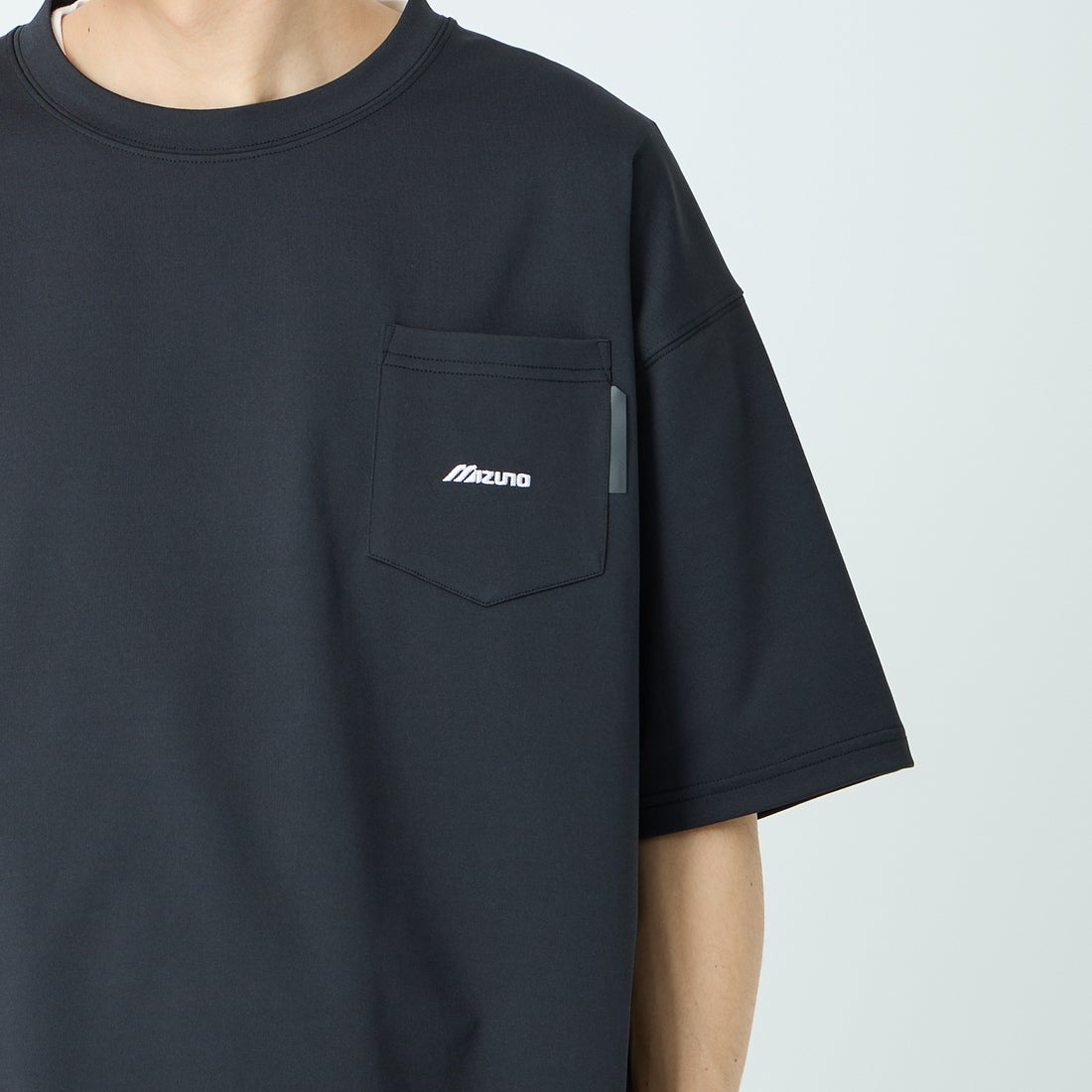 MIZUNO [ミズノ] 別注 ポケット付き ワンポイントロゴ刺繍Tシャツ [D2JADW03-JF] BLACK