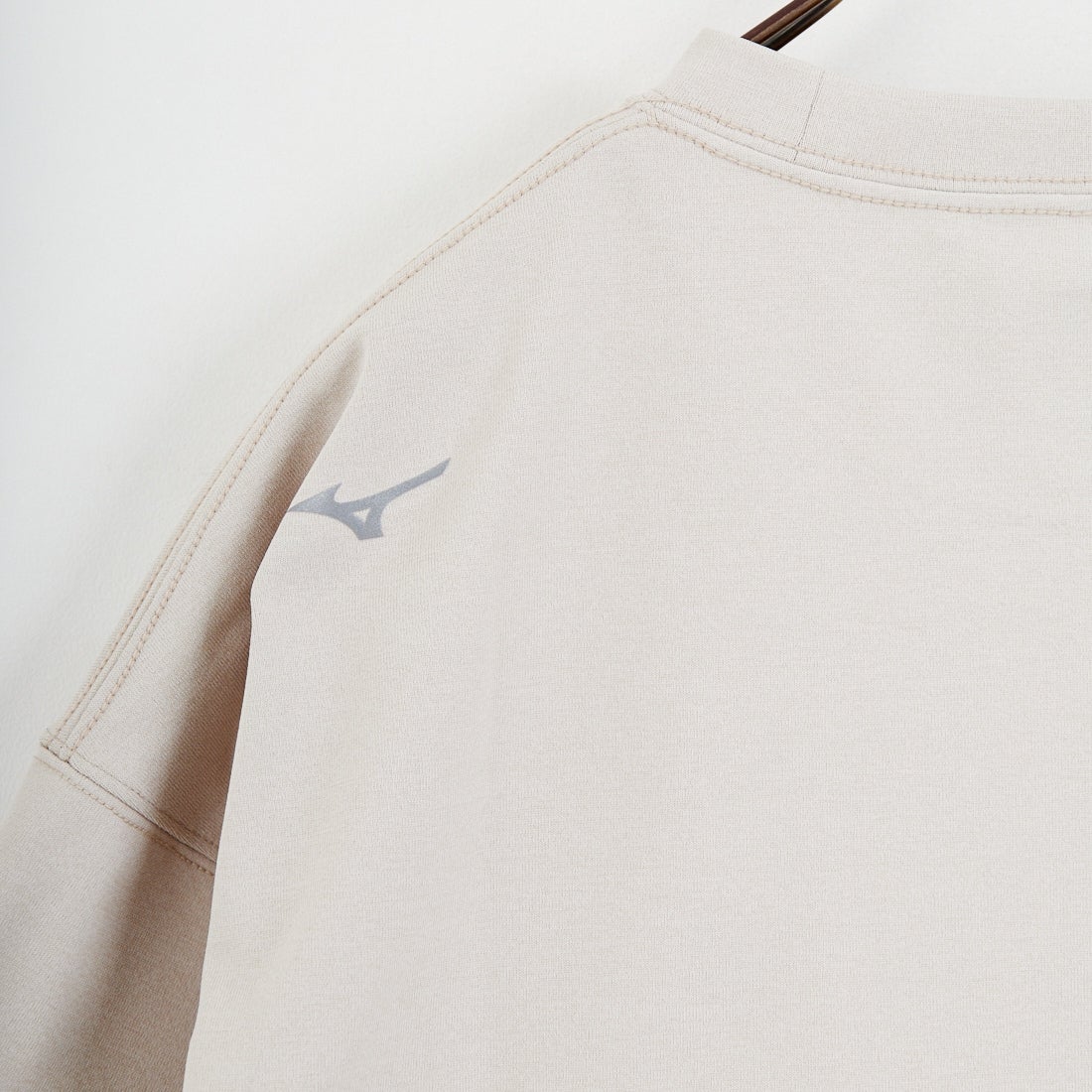 MIZUNO [ミズノ] 別注 ポケット付き ワンポイントロゴ刺繍Tシャツ [D2JADW03-JF] GREIGE