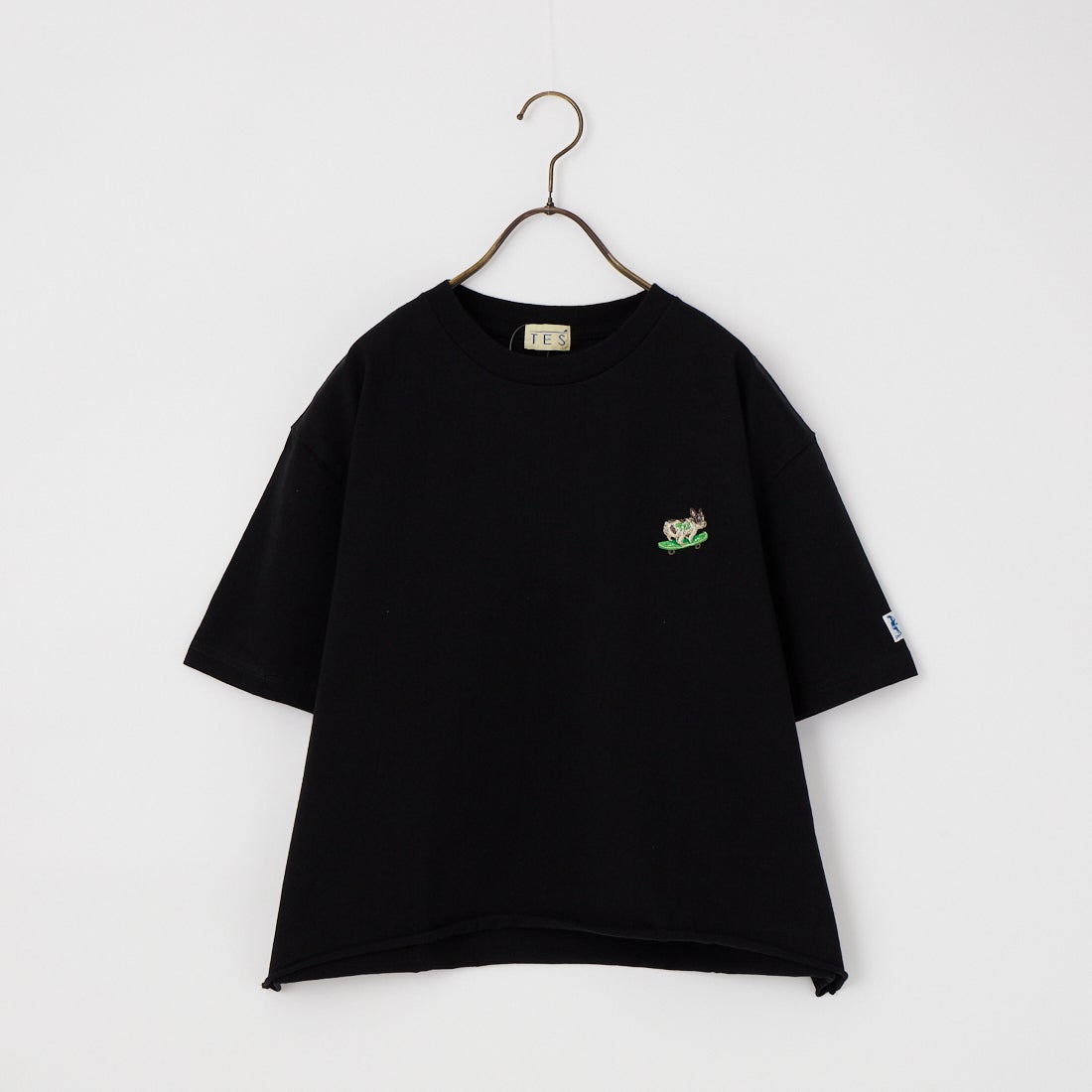 The Endless Summer [エンドレスサマー] 別注 ショート丈 BUHIワンポイントロゴ刺繍Tシャツ [FH-26574508-JF] BLACK