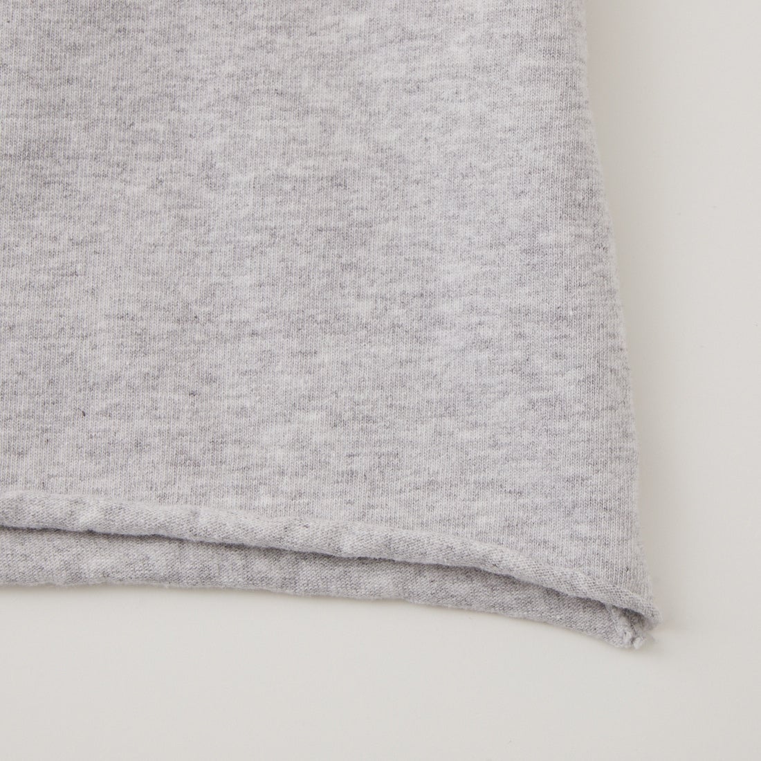The Endless Summer [エンドレスサマー] 別注 ショート丈 BUHIワンポイントロゴ刺繍Tシャツ [FH-26574508-JF] MIX GRAY
