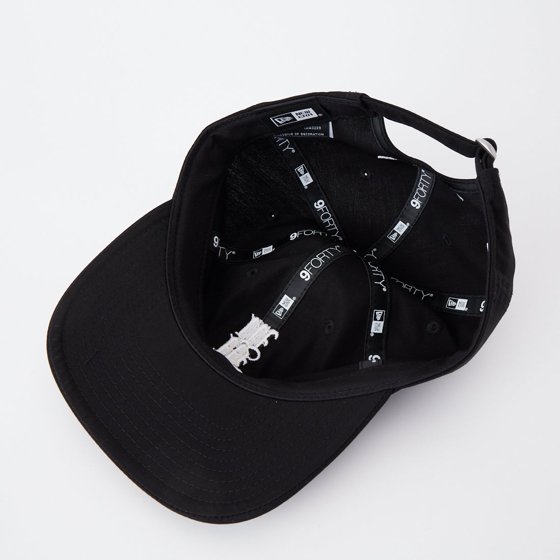 White Mountaineering [ホワイトマウンテニアリング] WM × NEWERA 9FORTY キャップ [WM2671809] BLACK