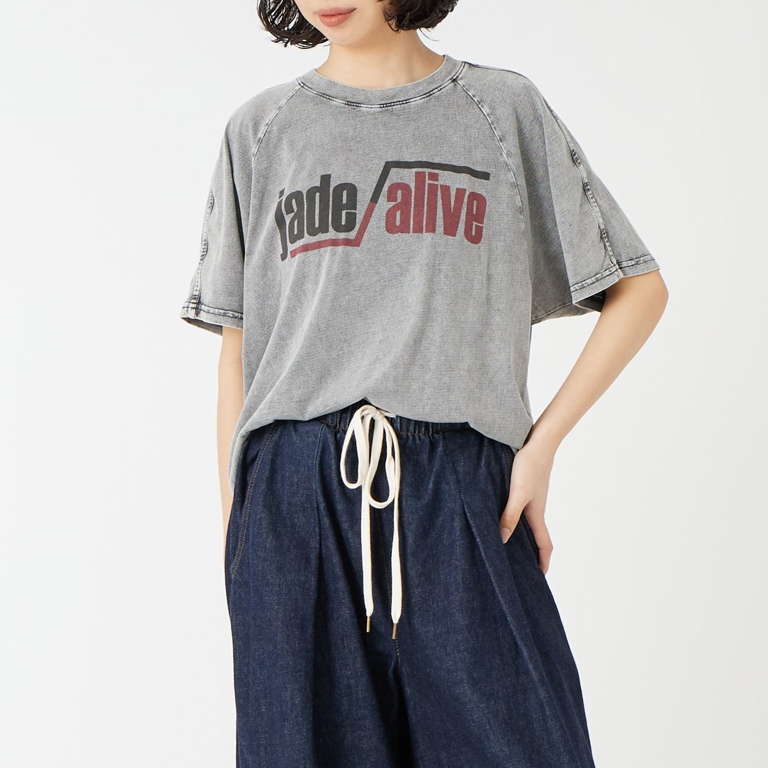 ROTA CANAL [ロタ カナル] jade alive Tシャツ [1205-261002] GRAY &&モデル身長：162cm 着用サイズ：M&&