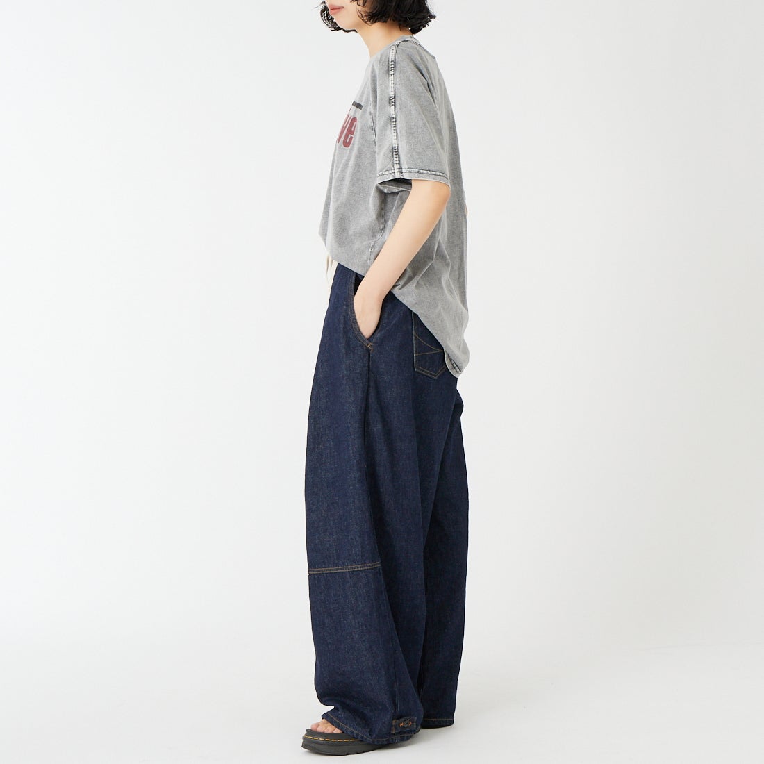 ROTA CANAL [ロタ カナル] jade alive Tシャツ [1205-261002] GRAY &&モデル身長：162cm 着用サイズ：M&&