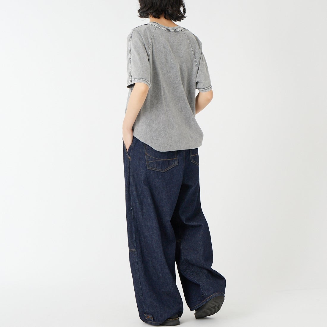 ROTA CANAL [ロタ カナル] jade alive Tシャツ [1205-261002] GRAY &&モデル身長：162cm 着用サイズ：M&&