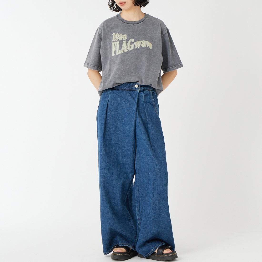 ROTA CANAL [ロタ カナル] FLAG wave Tシャツ [1205-261001] NAVY &&モデル身長：162cm 着用サイズ：M&&