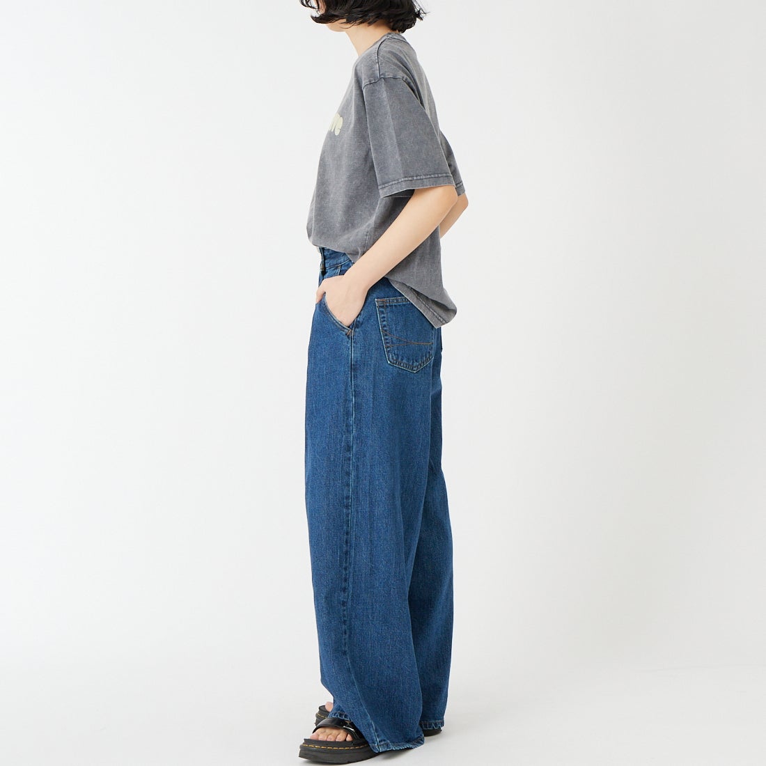 ROTA CANAL [ロタ カナル] FLAG wave Tシャツ [1205-261001] NAVY &&モデル身長：162cm 着用サイズ：M&&