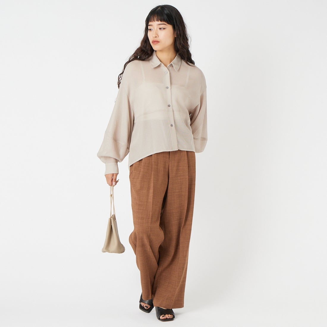 CLOCHE [クロシェ] コクーンメッシュシャツ [61285588] ﾍﾞｰｼﾞｭ &&モデル身長：162cm 着用サイズ：2&&