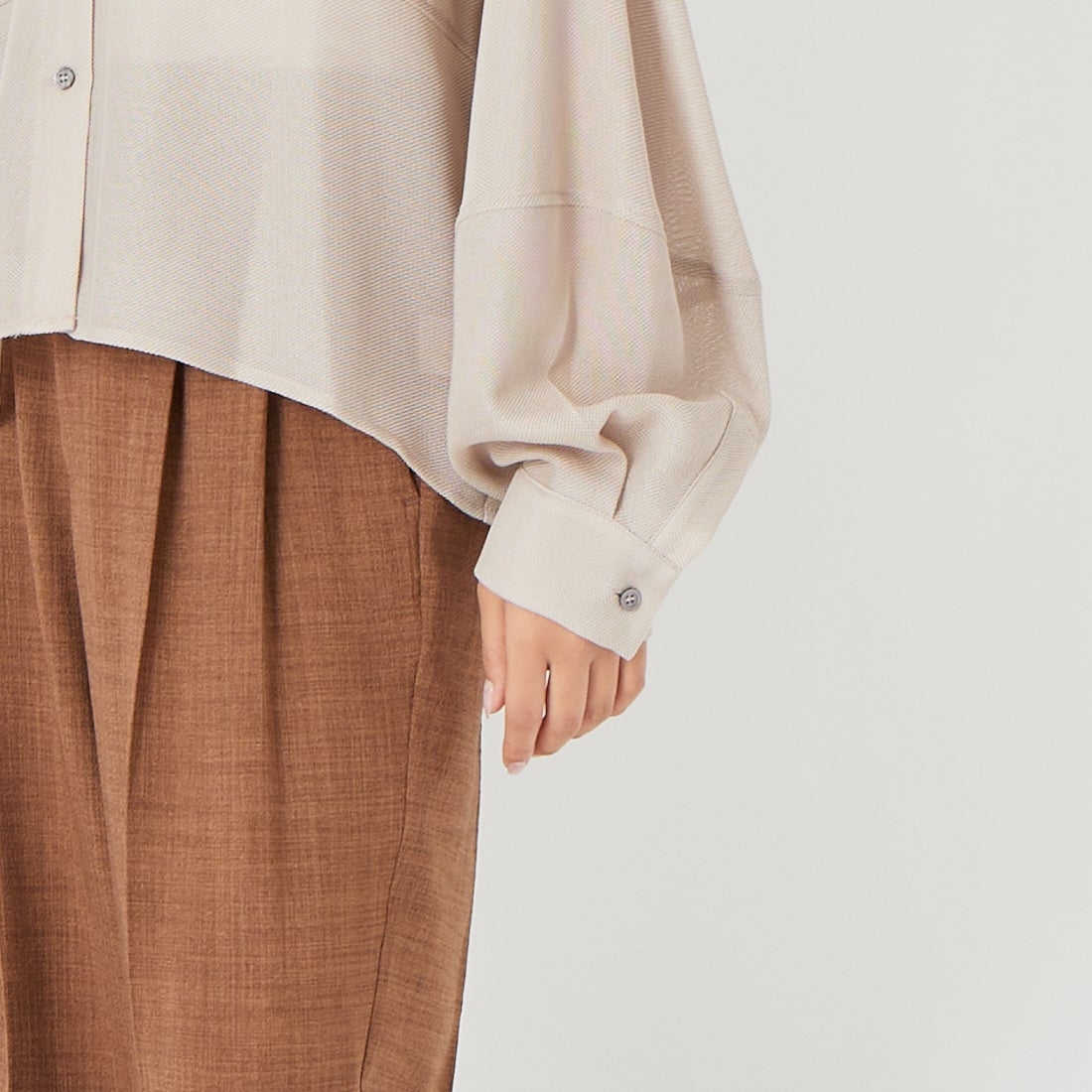 CLOCHE [クロシェ] コクーンメッシュシャツ [61285588] ﾍﾞｰｼﾞｭ &&モデル身長：162cm 着用サイズ：2&&