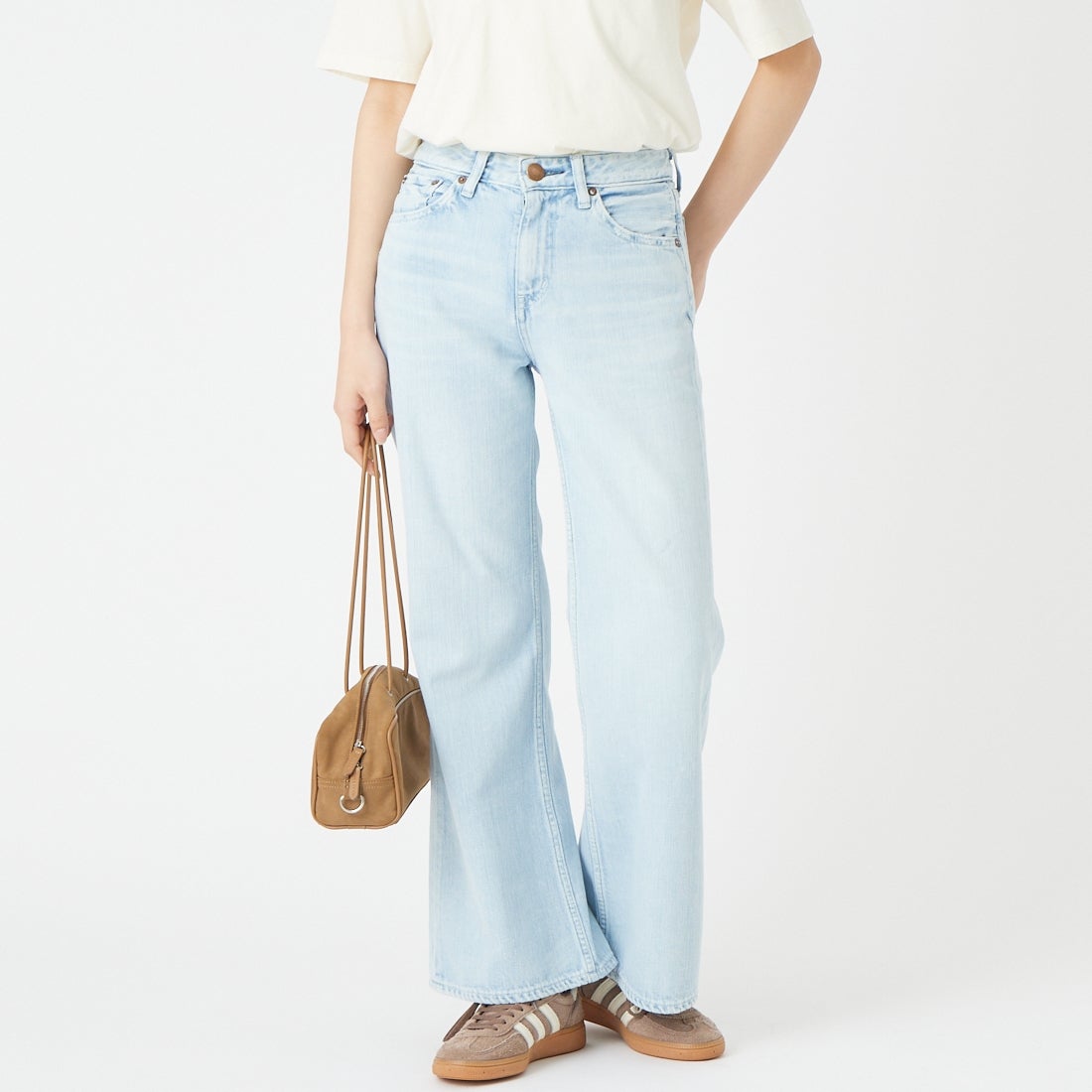 RED CARD TOKYO [レッドカード トーキョー] ルーズフレアーデニム Twilight [98W12301CBU] K-COOL BLU &&モデル身長：162cm 着用サイズ：22&&