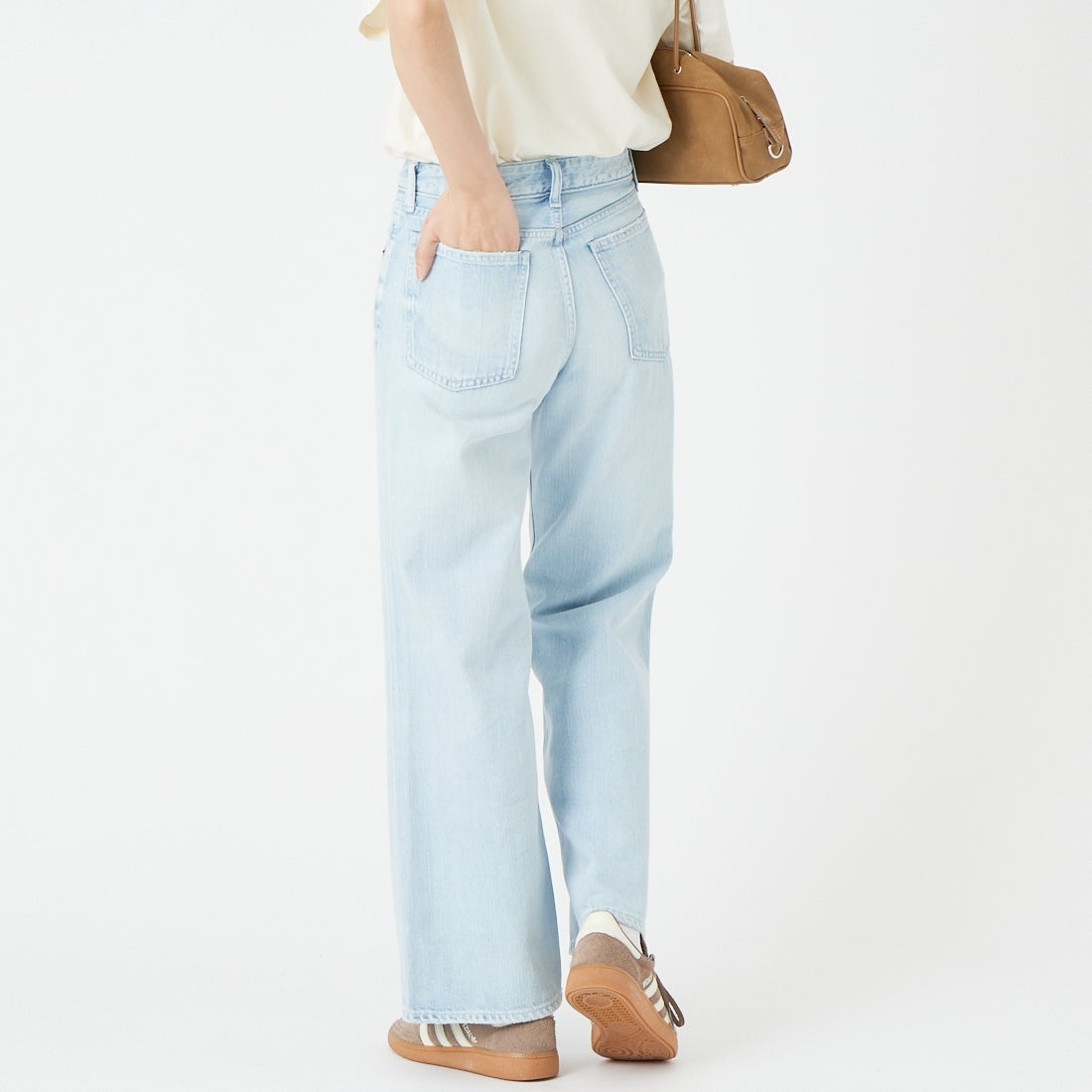 RED CARD TOKYO [レッドカード トーキョー] ルーズフレアーデニム Twilight [98W12301CBU] K-COOL BLU &&モデル身長：162cm 着用サイズ：22&&