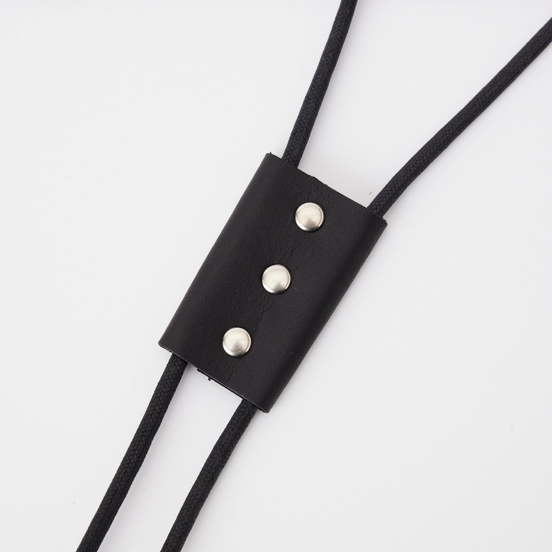 Name. [ネーム] ホーンビーズループタイ [NMAC-016] BLACK