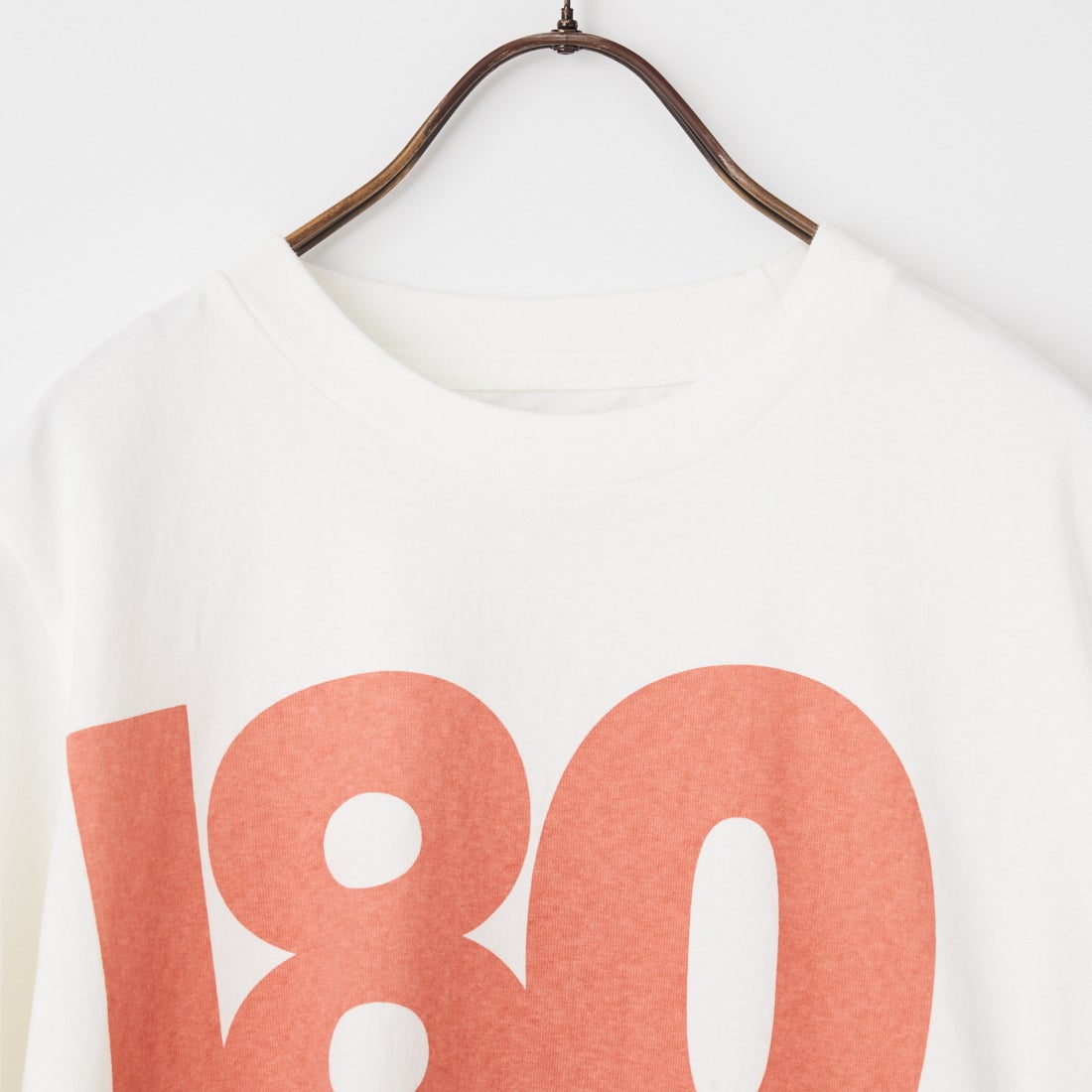 ILL ONE EIGHTY [イル ワンエイティ] 180 KNOWS プリントTシャツ [ILL261-30] WHITE