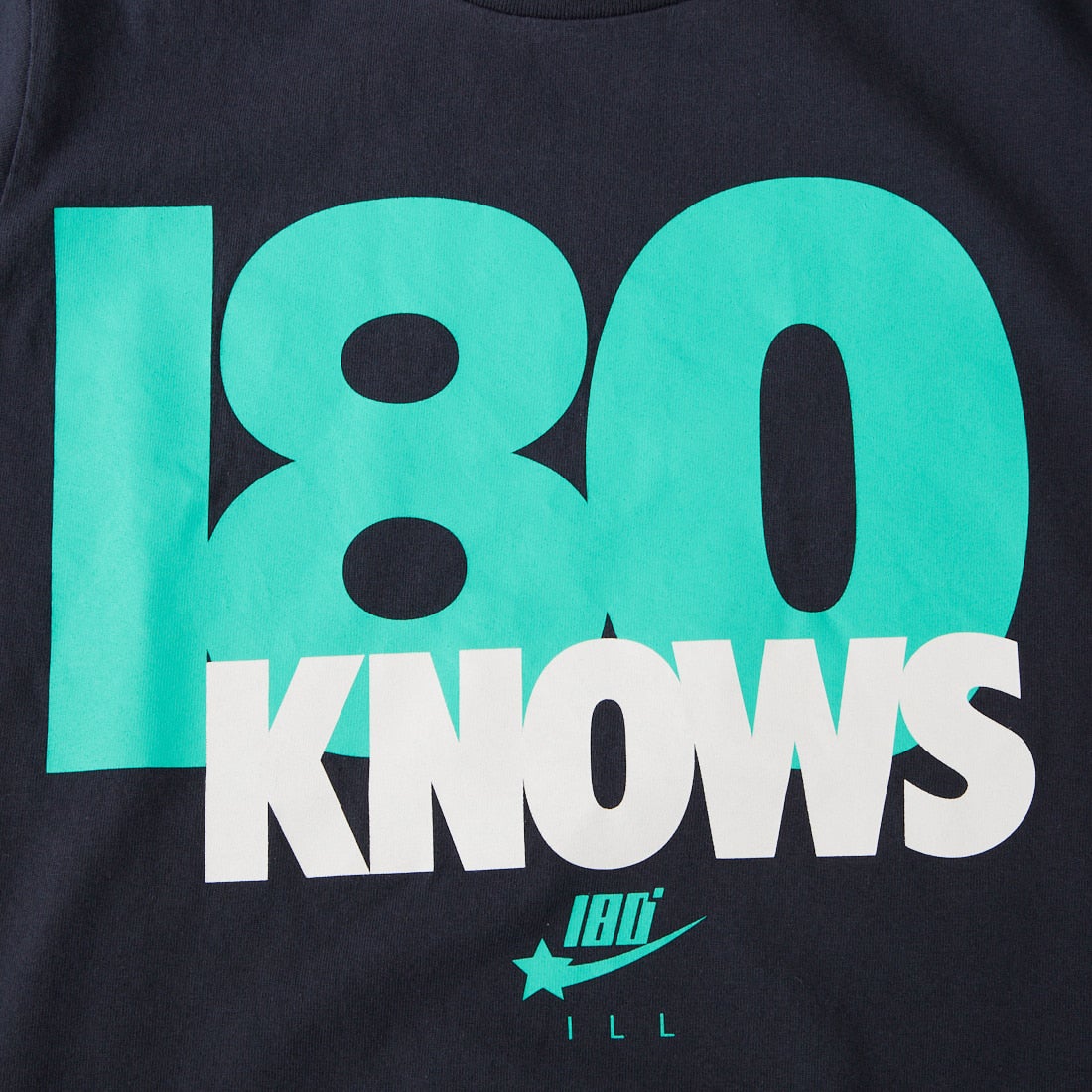 ILL ONE EIGHTY [イル ワンエイティ] 180 KNOWS プリントTシャツ [ILL261-30] BLACK