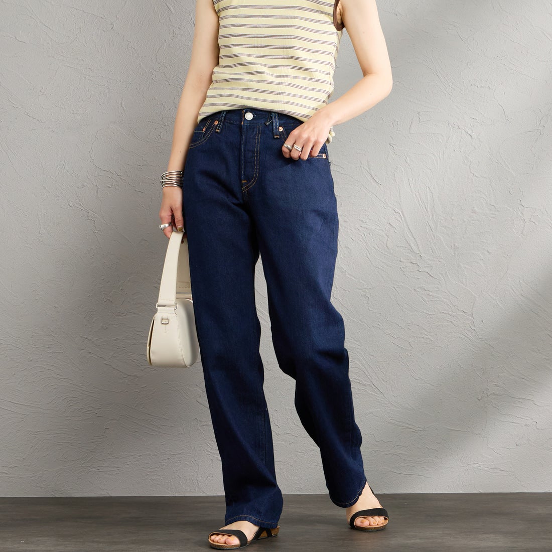 LEVI'S [リーバイス] 501 90S ライトウェイトデニム [A8421-00] 16 DEEP RI &&モデル身長：158cm 着用サイズ：24&&