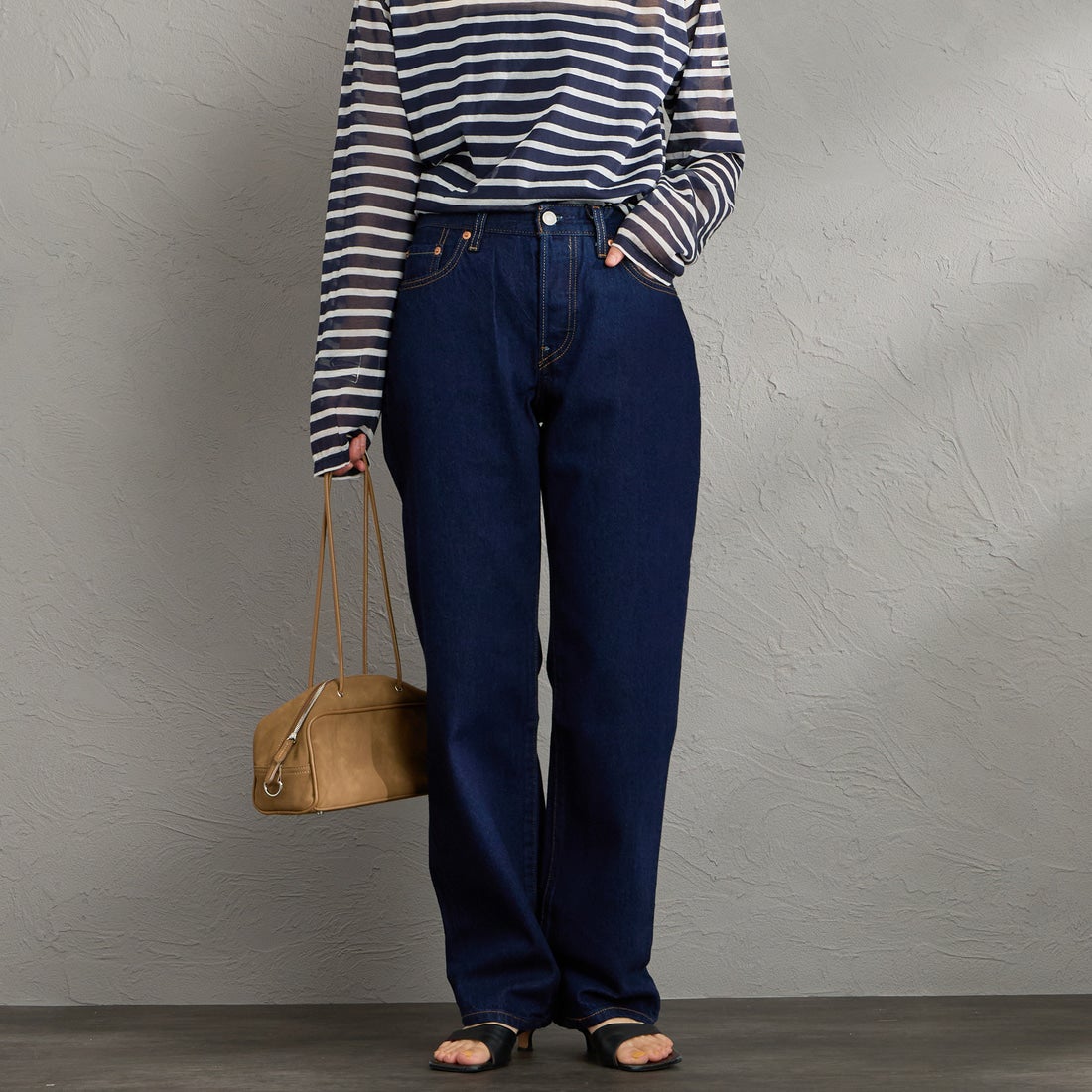LEVI'S [リーバイス] 501 90S ライトウェイトデニム [A8421-00] 16 DEEP RI &&モデル身長：158cm 着用サイズ：25&&