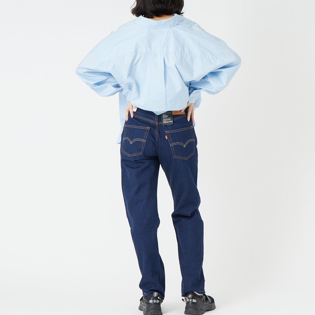LEVI'S [リーバイス] 501 90S ライトウェイトデニム [A8421-00] 16 DEEP RI &&モデル身長：162cm 着用サイズ：24&&