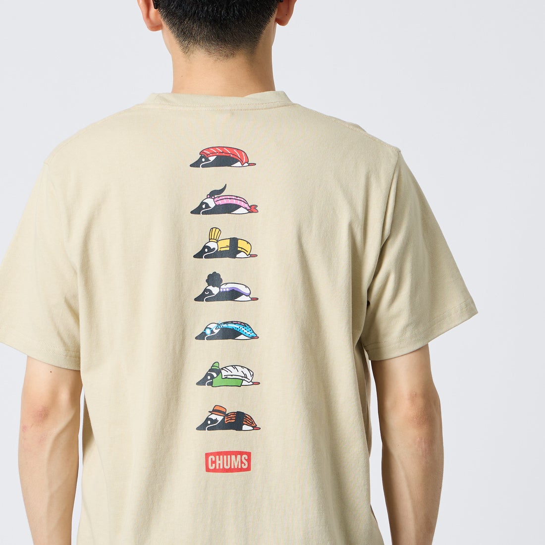 CHUMS [チャムス] 別注 BOOBY SUSHI FRIENDS バックプリント ショートスリーブTシャツ [CH01-2858-JF] G057 GREIG &&モデル身長：168cm 着用サイズ：M&&