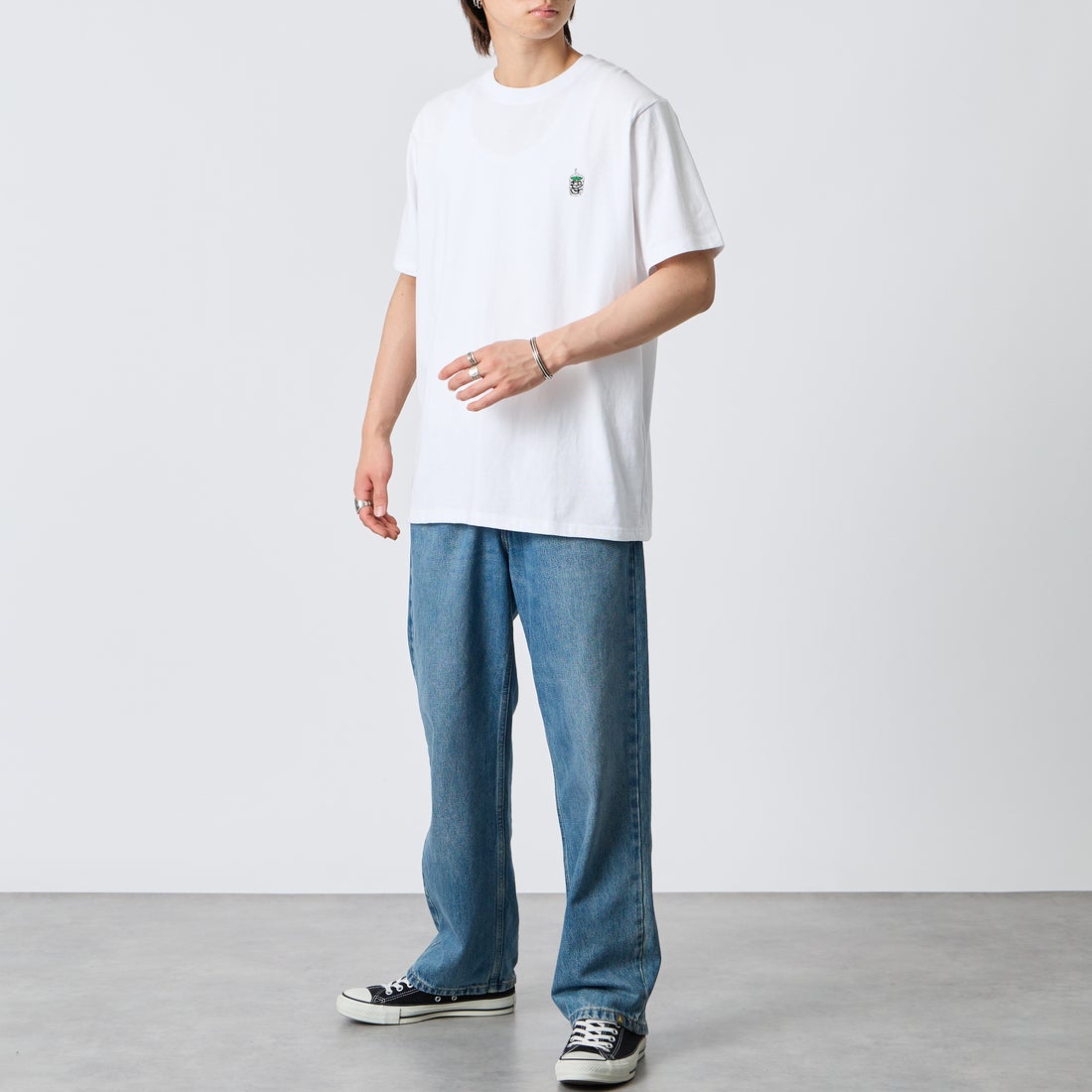 CHUMS [チャムス] 別注 BOOBY SUSHI FRIENDS バックプリント ショートスリーブTシャツ [CH01-2858-JF] W001 WHITE &&モデル身長：177cm 着用サイズ：XL&&