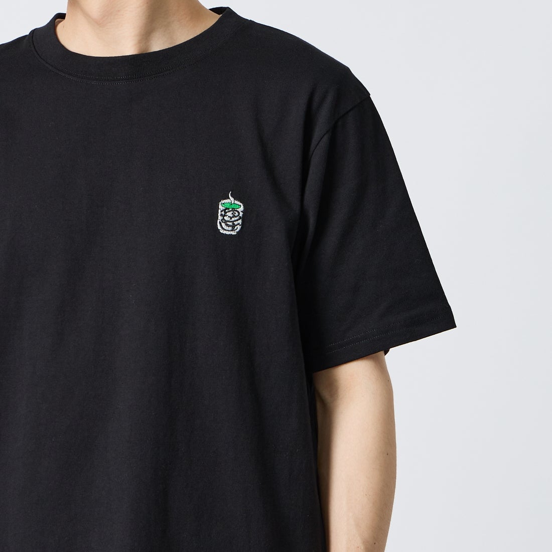 CHUMS [チャムス] 別注 BOOBY SUSHI FRIENDS バックプリント ショートスリーブTシャツ [CH01-2858-JF] K001 BLACK &&モデル身長：168cm 着用サイズ：L&&