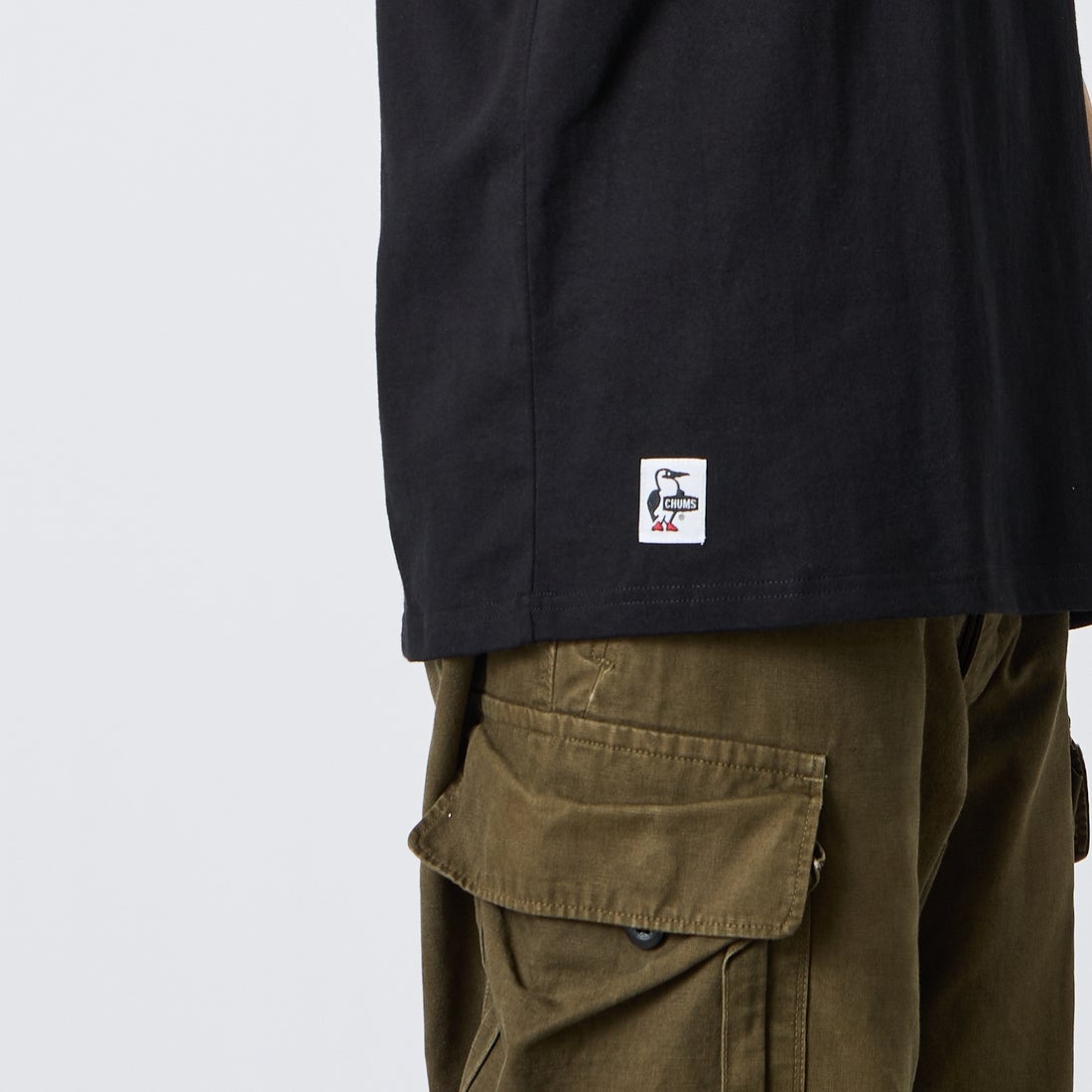 CHUMS [チャムス] 別注 BOOBY SUSHI FRIENDS バックプリント ショートスリーブTシャツ [CH01-2858-JF] K001 BLACK &&モデル身長：168cm 着用サイズ：L&&
