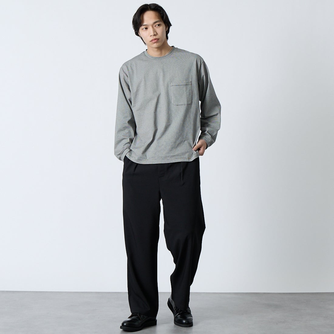 STILL BY HAND [スティルバイハンド] ボーダーロングスリーブカットソー [CS04261] GREY/BLACK &&モデル身長：179cm 着用サイズ：46&&