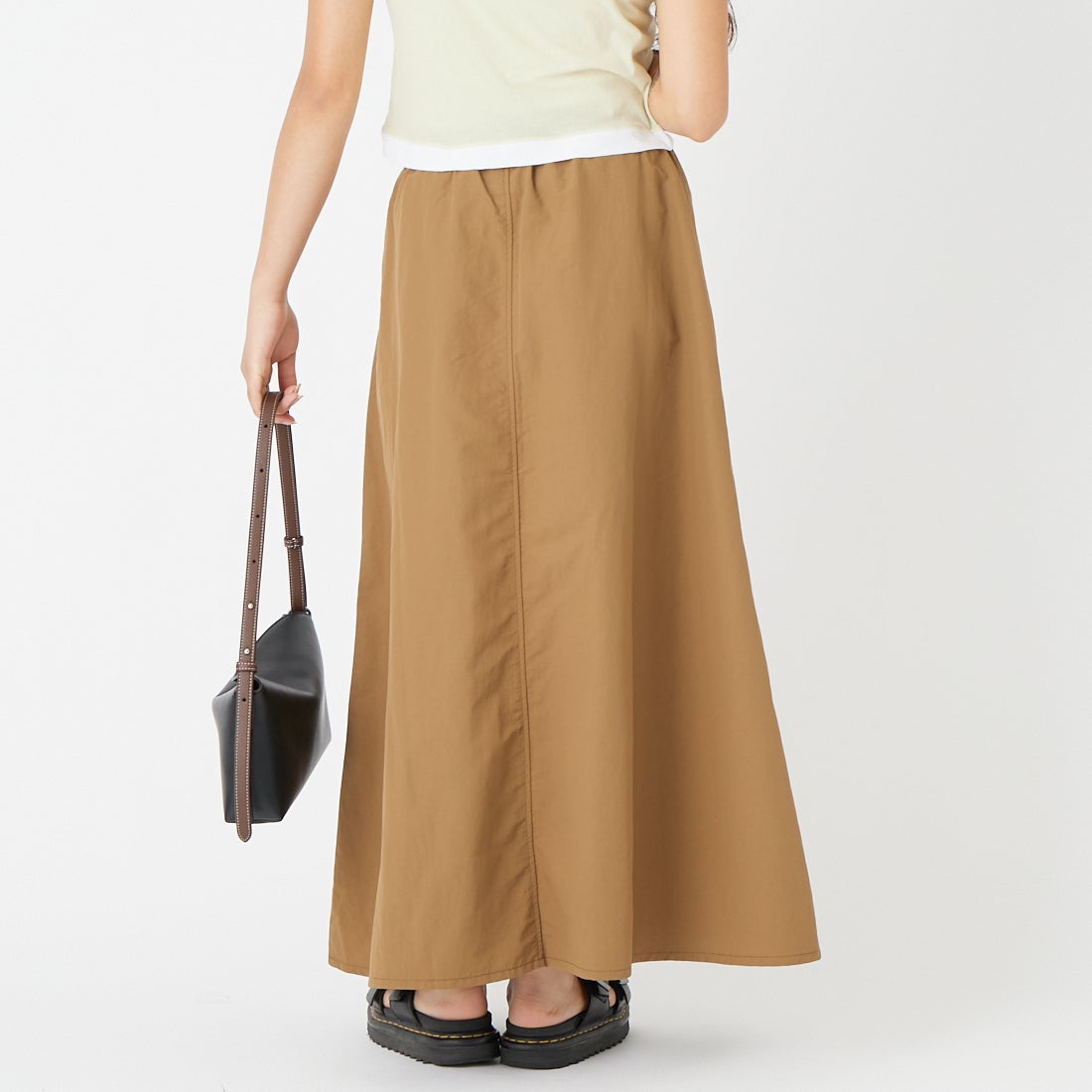 GRAMiCCi [グラミチ] ナイロンフレアスカート [GLSK6-SJP008] COYOTE &&モデル身長：162cm 着用サイズ：M&&