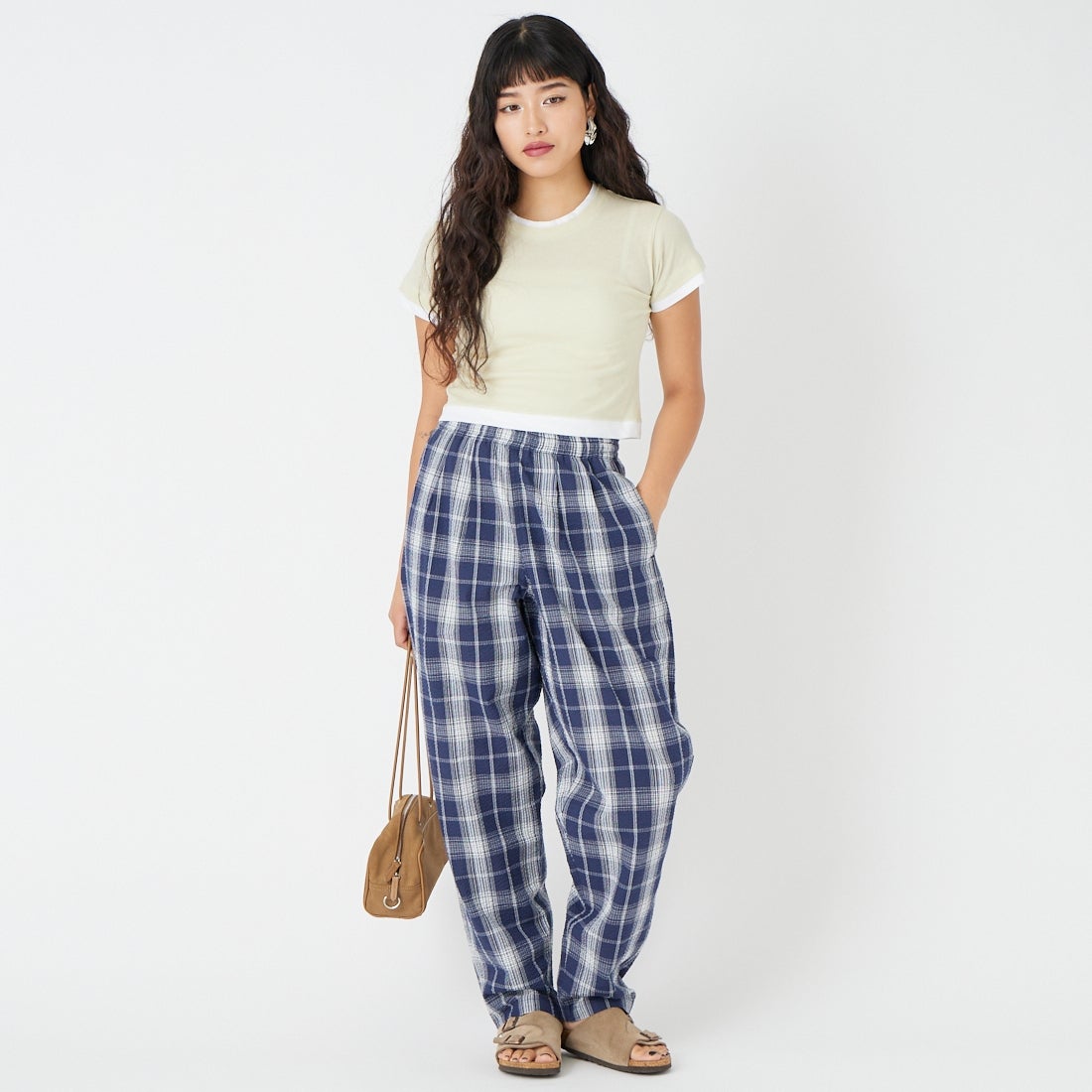 BURLAP OUTFITTER [バーラップ アウトフィッター] シアサッカー プレイドトラックパンツ [PLAID-TRACK-PANT] NAVY/WHITE &&モデル身長：162cm 着用サイズ：S&&