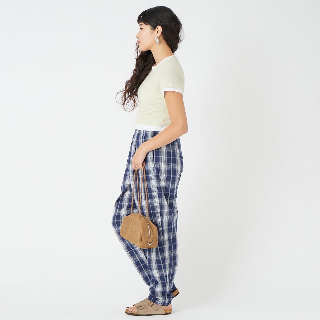 BURLAP OUTFITTER [バーラップ アウトフィッター] シアサッカー プレイドトラックパンツ [PLAID-TRACK-PANT] NAVY/WHITE &&モデル身長：162cm 着用サイズ：S&&